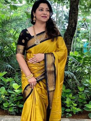 Ethnic motifs zari kanjeevaram saree 1