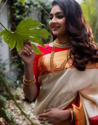 Woven design zari work kanjeevaram saree with blouse 3