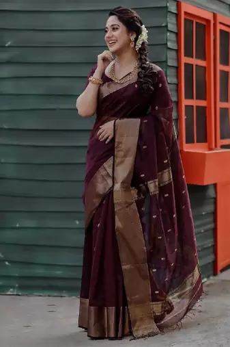 Woven design zari kanjeevaram saree