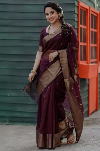 Woven design zari kanjeevaram saree