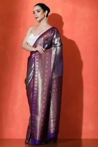 Floral woven design kanjeevaram saree with unstitched blouse piece