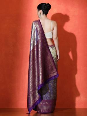 Floral woven design kanjeevaram saree with unstitched blouse piece 2