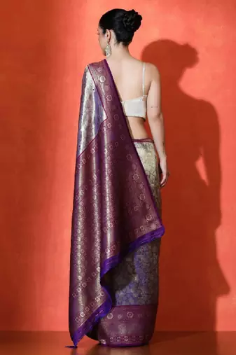 Floral woven design kanjeevaram saree with unstitched blouse piece
