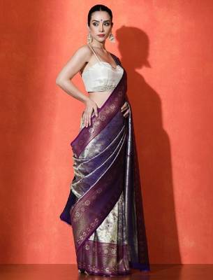 Floral woven design kanjeevaram saree with unstitched blouse piece 3