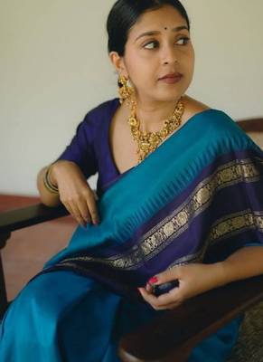 Floral woven design kanjeevaram saree 3