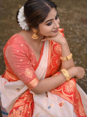 Ethnic motifs zari silk blend handloom kanjeevaram saree 3