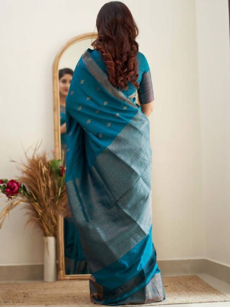 Woven design zari kanjeevaram saree