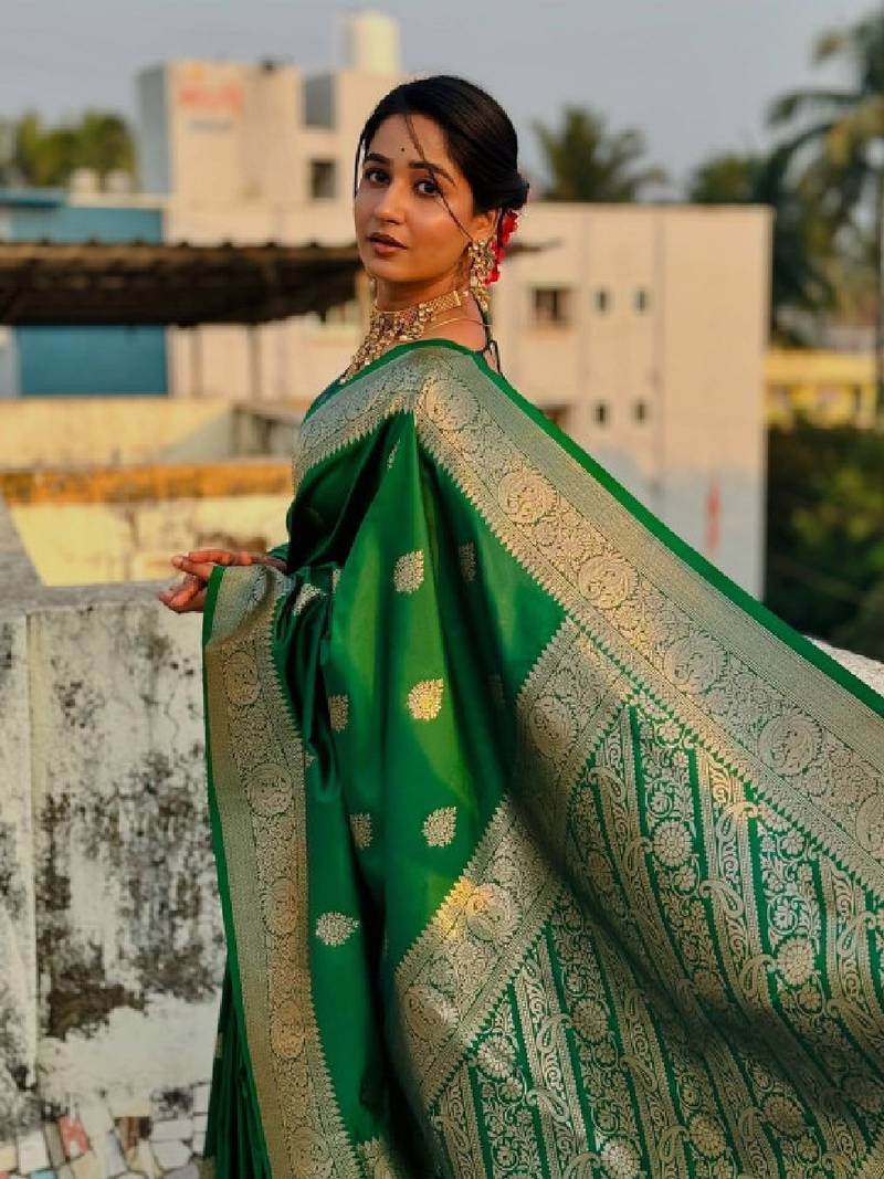 Woven design zari kanjeevaram saree