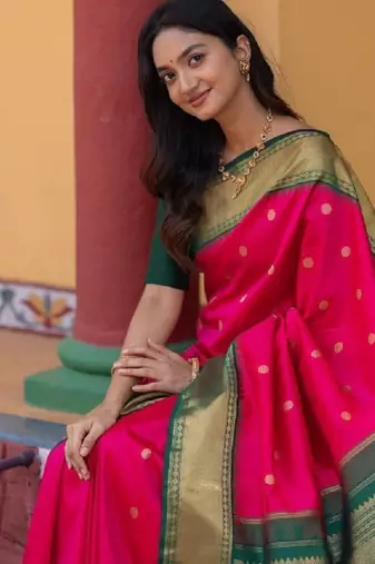Woven designed zari kanjeevaram saree