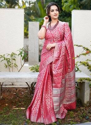 Ethnic motif zari woven kanjeevaram saree 1