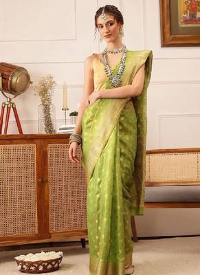 Woven design zari tissue fusion kanjeevaram saree 1