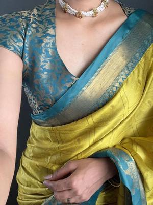 Ethnic motifs woven design zari kanjeevaram silk saree 3