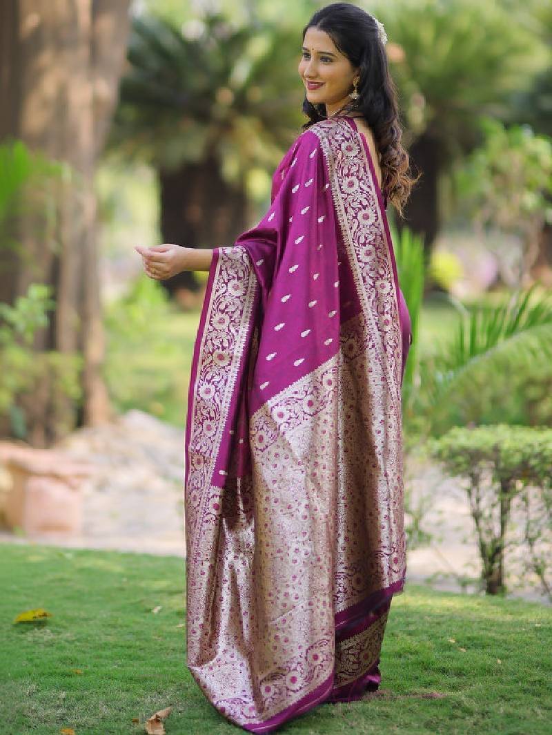 Ethnic motifs zari silk blend heavy work kanjeevaram saree