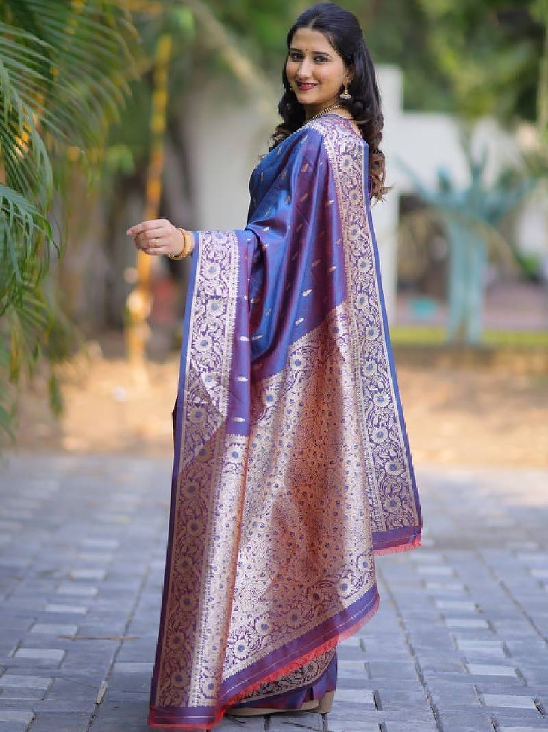Polka dot zari silk blend kanjeevaram saree