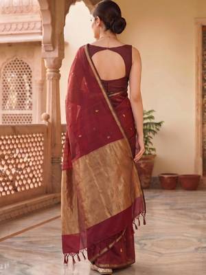 Woven design zari silk blend kanjeevaram saree 3