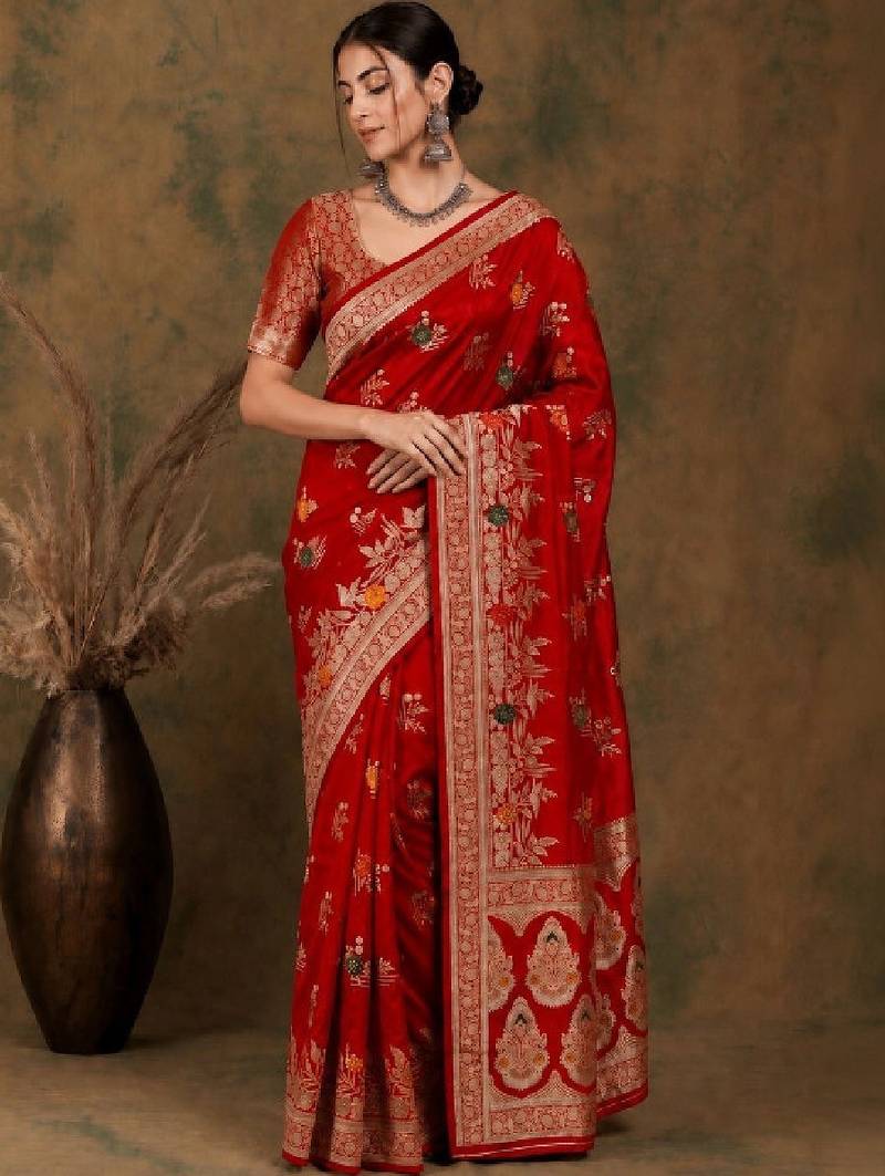 Woven design zari silk blend kanjeevaram saree