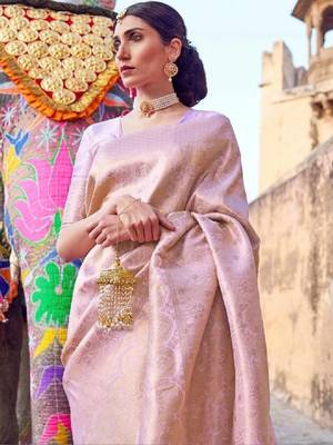 Woven design zari silk blend kanjeevaram saree 4