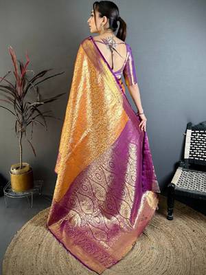 Woven design zari silk blend handloom kanjeevaram saree 4