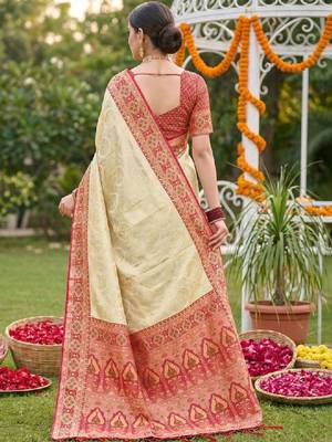 Woven design zari silk blend handloom kanjeevaram saree 3