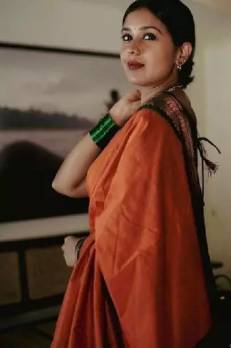 Ethnic motifs zari silk blend handloom kanjeevaram saree