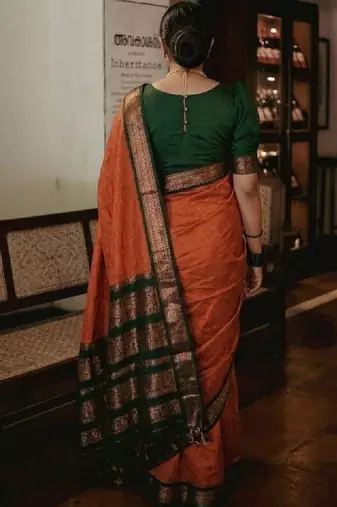 Ethnic motifs zari silk blend handloom kanjeevaram saree