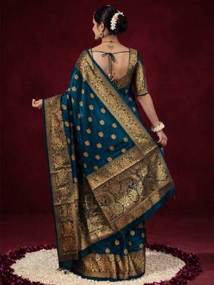 Woven design zari silk blend kanjeevaram saree 3