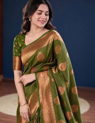 Floral zari silk blend kanjeevaram saree 1