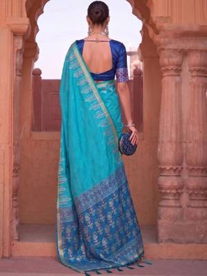 Ethnic motifs zari silk blend kanjeevaram saree 3