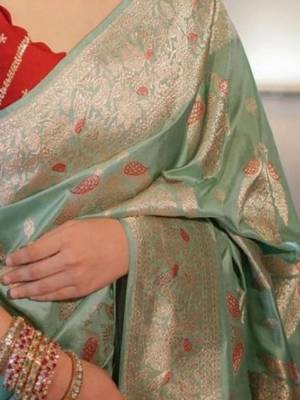 Woven design zari silk blend heavy work kanjeevaram saree 4