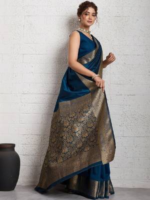 Rich zari border saree with blouse piece 2