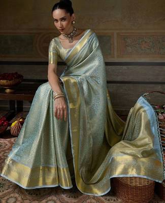 Woven design zari silk blend handloom kanjeevaram saree 4