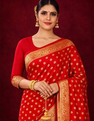 Woven design zari silk blend kanjeevaram saree 4