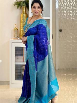 Woven design zari silk blend kanjeevaram saree 4