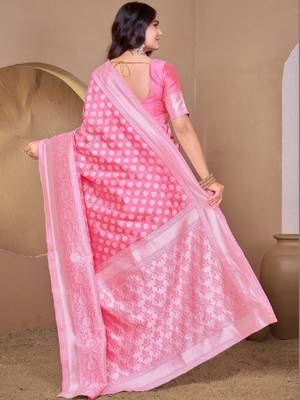 Woven design zari silk blend kanjeevaram saree 4