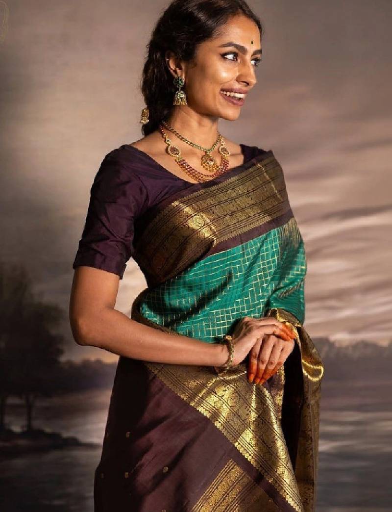 Woven design zari silk blend kanjeevaram saree