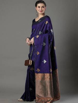 Woven design zari silk blend kanjeevaram saree 4