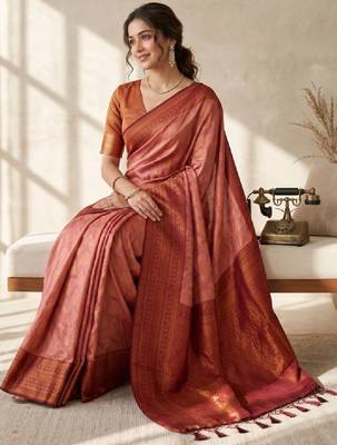 Woven design zari silk blend kanjeevaram saree 4
