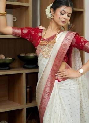 Embellished silk blend kanjeevaram saree 3