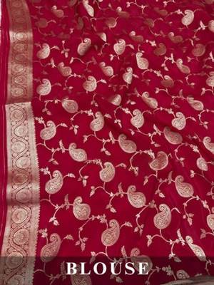 Embellished silk blend kanjeevaram saree 4
