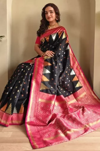 Ethnic motifs woven design zari silk blend kanjeevaram saree with blouse piece