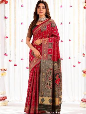 Ethnic motifs zari silk blend handloom kanjeevaram saree 1