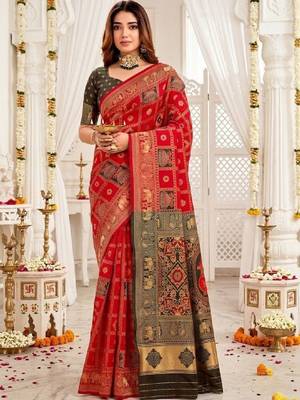 Ethnic motifs zari silk blend handloom kanjeevaram saree 2