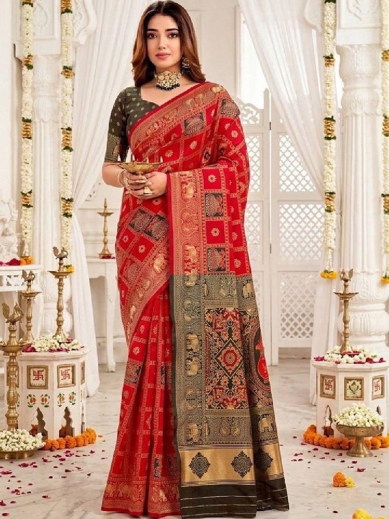 Ethnic motifs zari silk blend handloom kanjeevaram saree