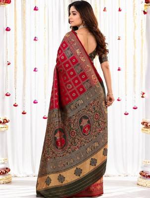 Ethnic motifs zari silk blend handloom kanjeevaram saree 3