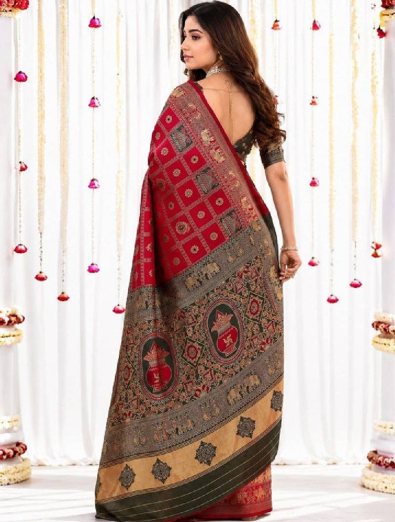 Ethnic motifs zari silk blend handloom kanjeevaram saree