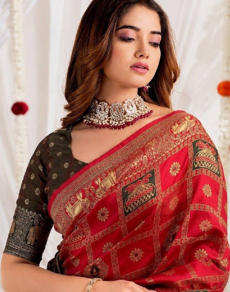 Ethnic motifs zari silk blend handloom kanjeevaram saree