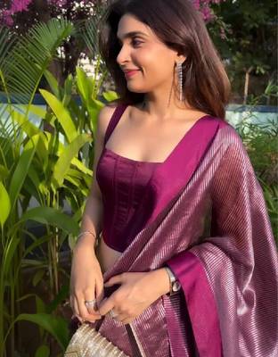 Striped silk blend kanjeevaram saree 2