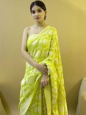 Woven design silk blend kanjeevaram saree 1