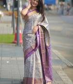 Woven design zari silk blend kanjeevaram saree