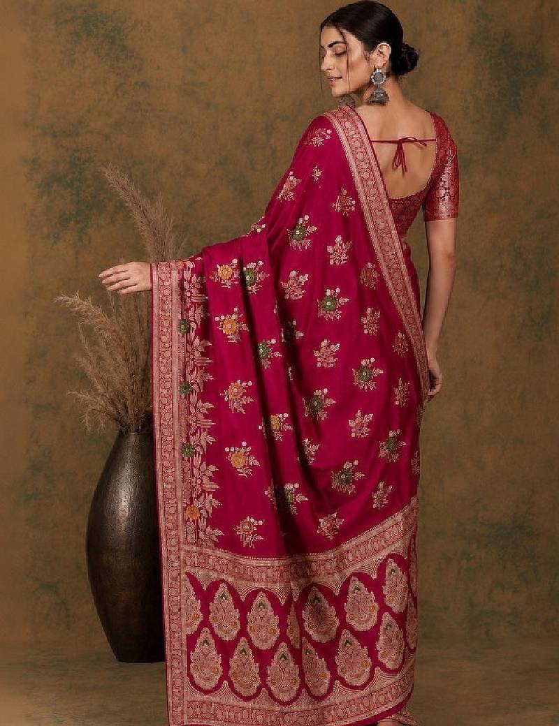 Woven design zari silk blend kanjeevaram saree